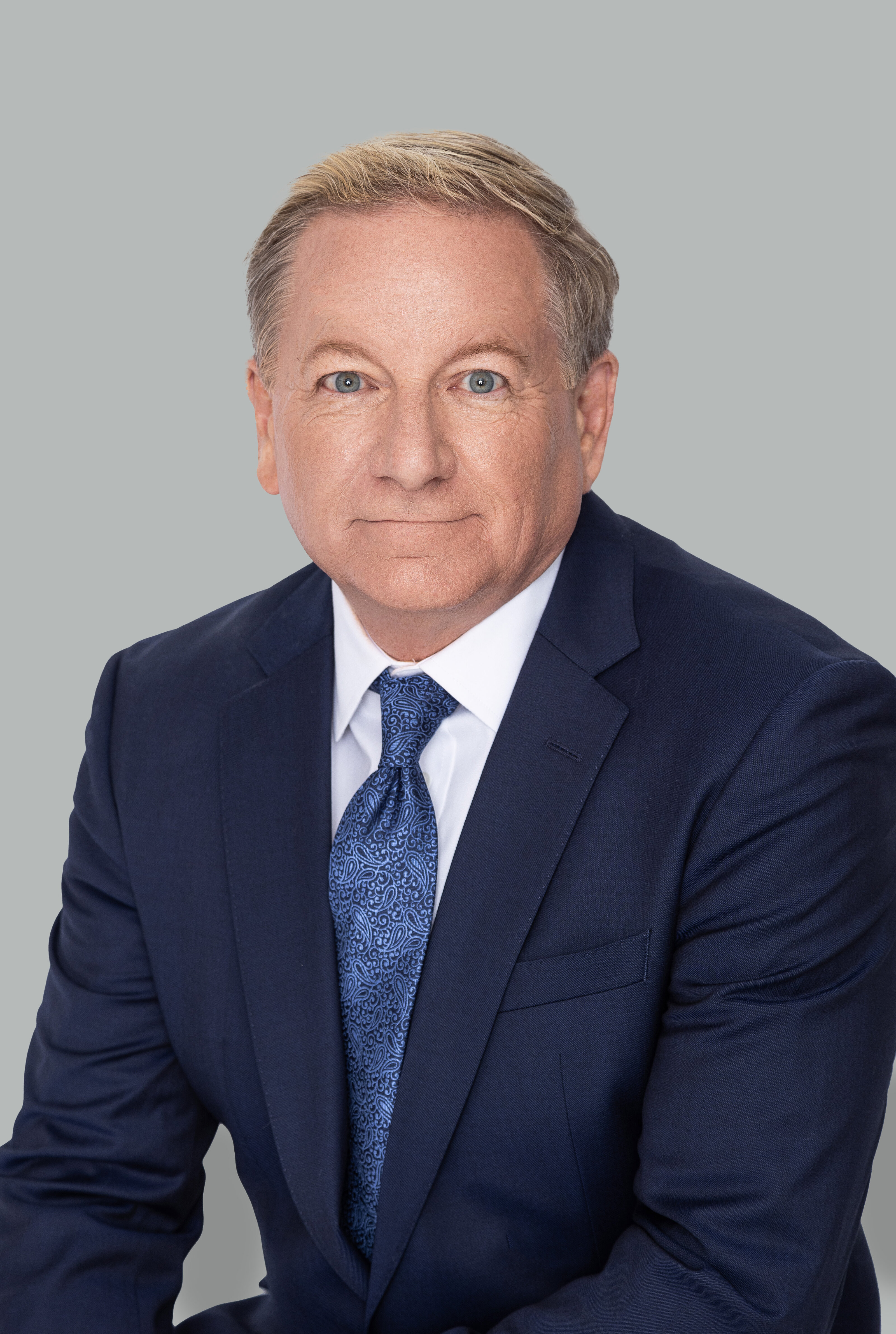 Corporate headshot by i-CanDee Photography