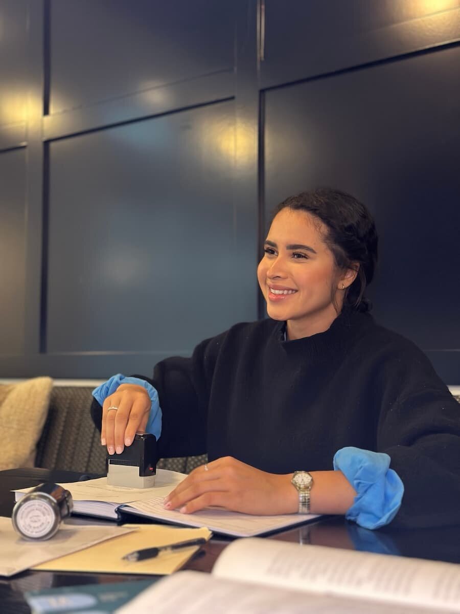 Estate planning mobile notary Ingrid Santos in Austin Texas