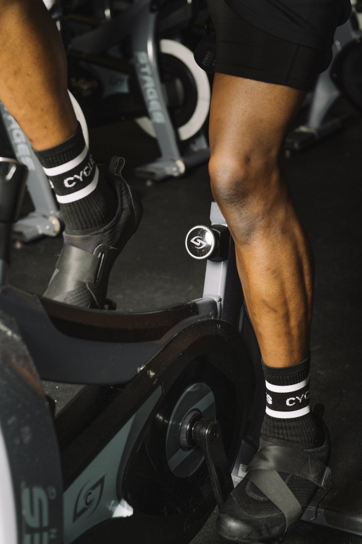 Cycling legs in the resistance