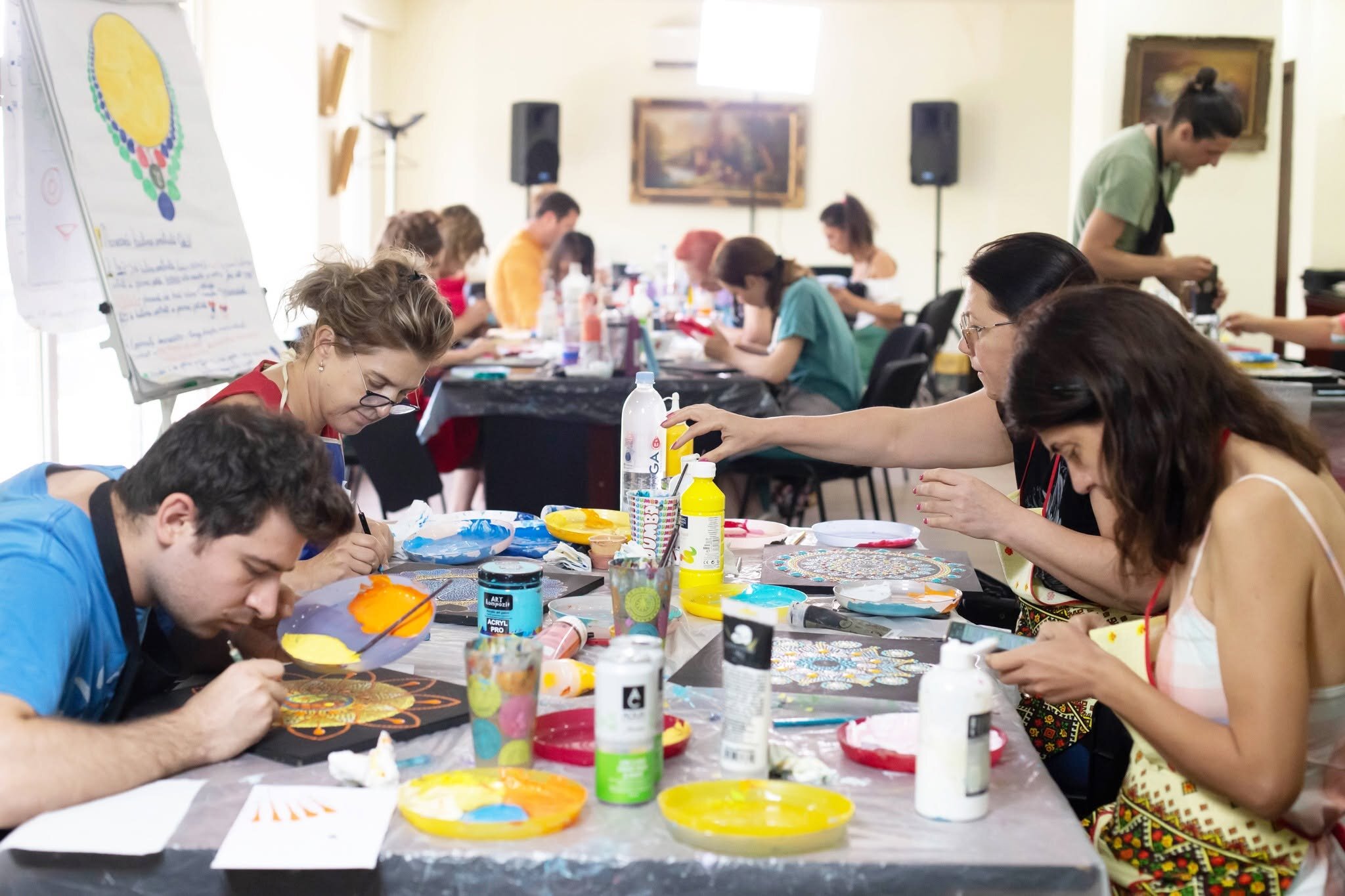Moment de la atelierul de dot art