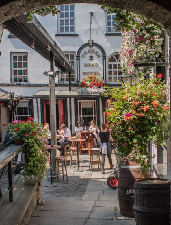 Explore hen weekends in Dublin